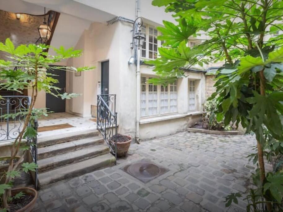 M1 - Magnificent In Le Marais's Heart Apartment