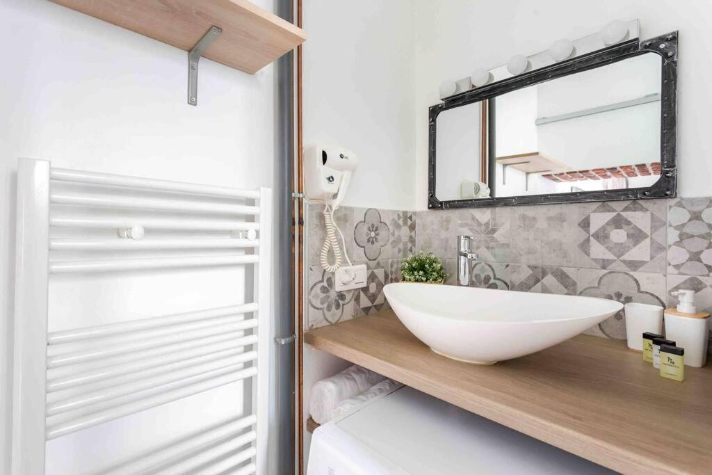 Apartment M2- Modern Loft In Le Marais, Bright And Comfortable Paris