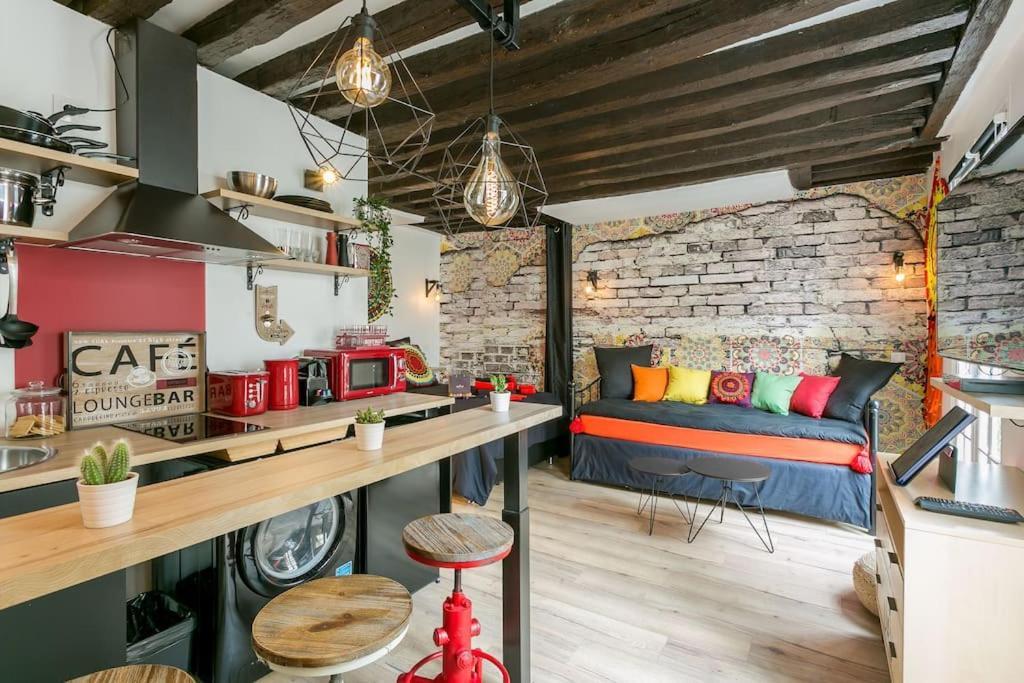 M1 - Magnificent In Le Marais's Heart *