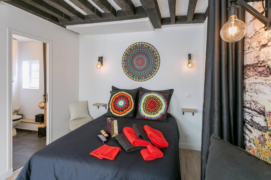 M1 - Magnificent In Le Marais's Heart
