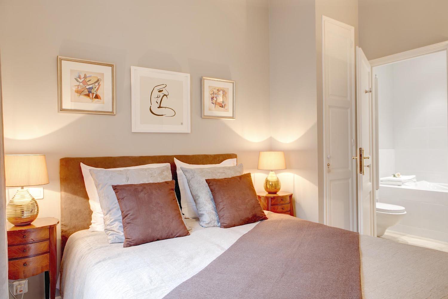 Blanc Manteau Apartment Paris
