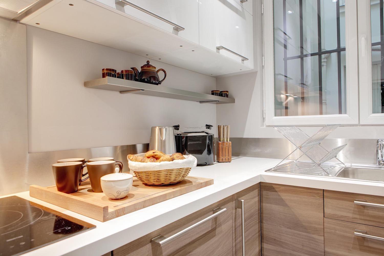 Blanc Manteau Apartment Paris