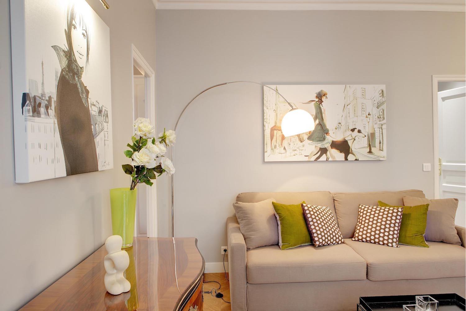 Apartment Blanc Manteau Paris