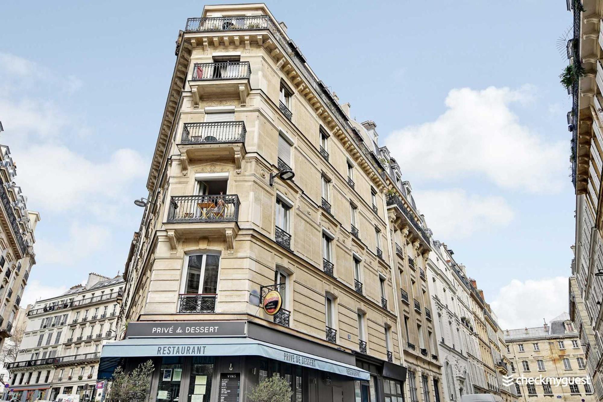 Lovely - 2p - Moulin Rouge Apartment