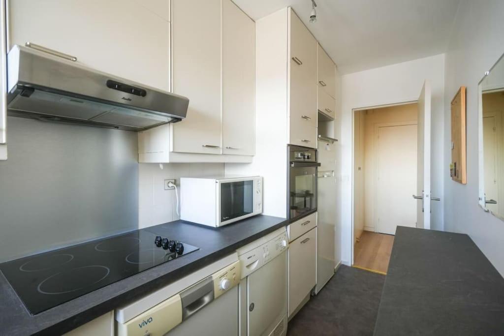 Beautifully Designed 1br With King Size Bed Apartment *