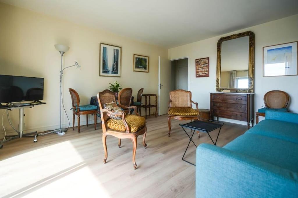 Beautifully Designed 1br With King Size Bed *
