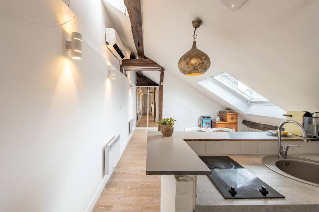 Heart Of Saint-germain Only 3 Minutes From The Amaizing Luxembourg Gardens Apartment