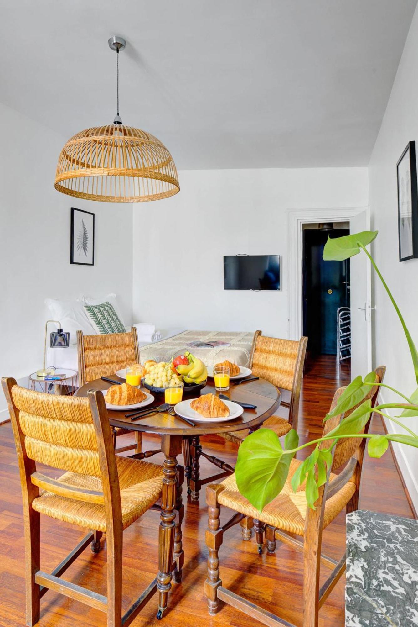 Le Marais & Place Des Vosges - Cityapartmentstay Paris
