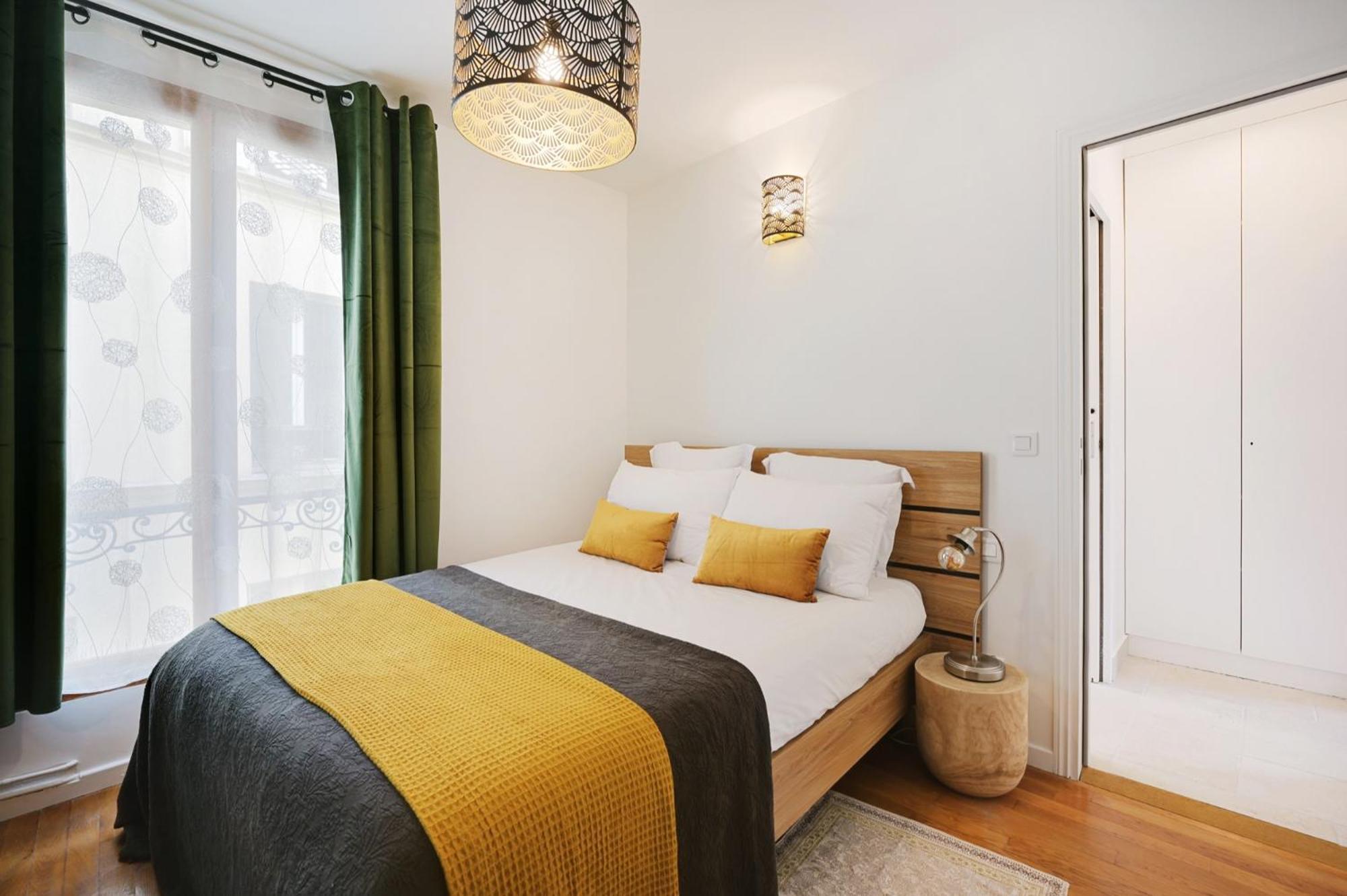 Fully Renovated In Montmartre Apartment