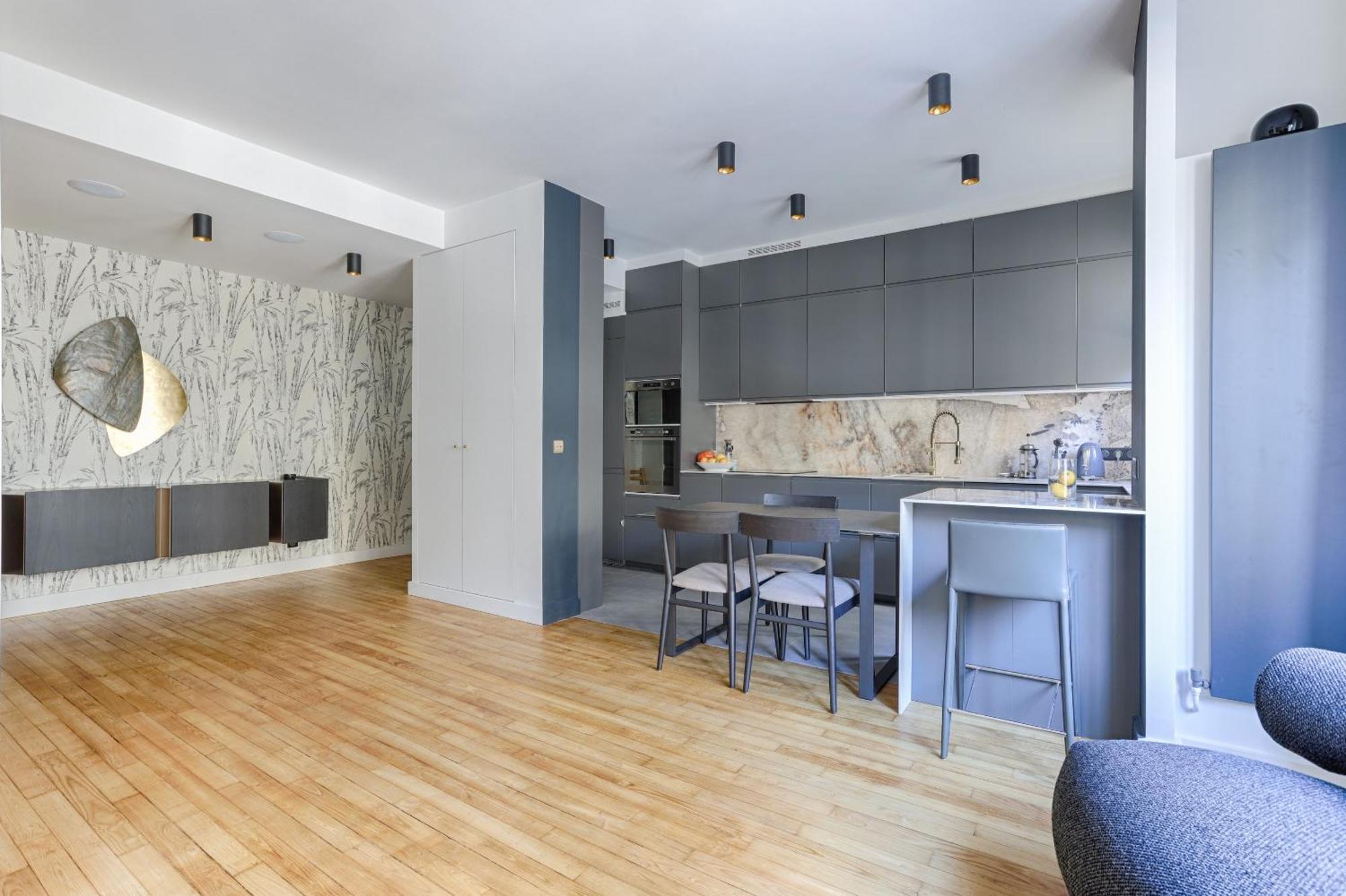 Luxury At Heart Of Apartment *