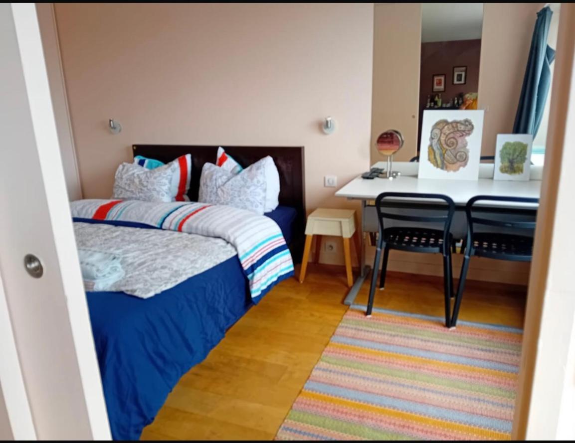 Charm 10min Walk Eiffel Tower Apartamento *