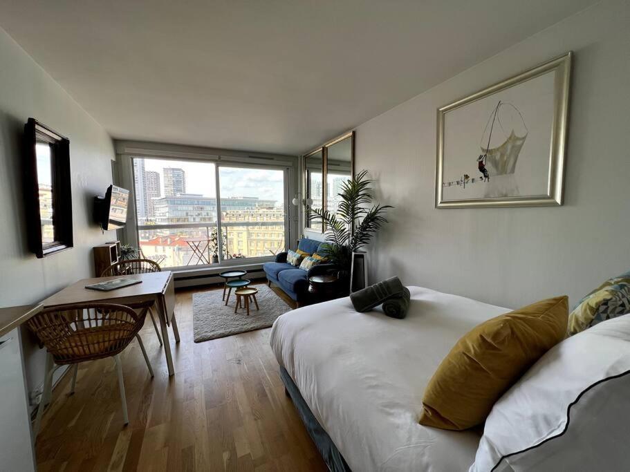 Appartement Tour Eiffel - Vue Imprenable Au-dessus Des Toits, Balcon