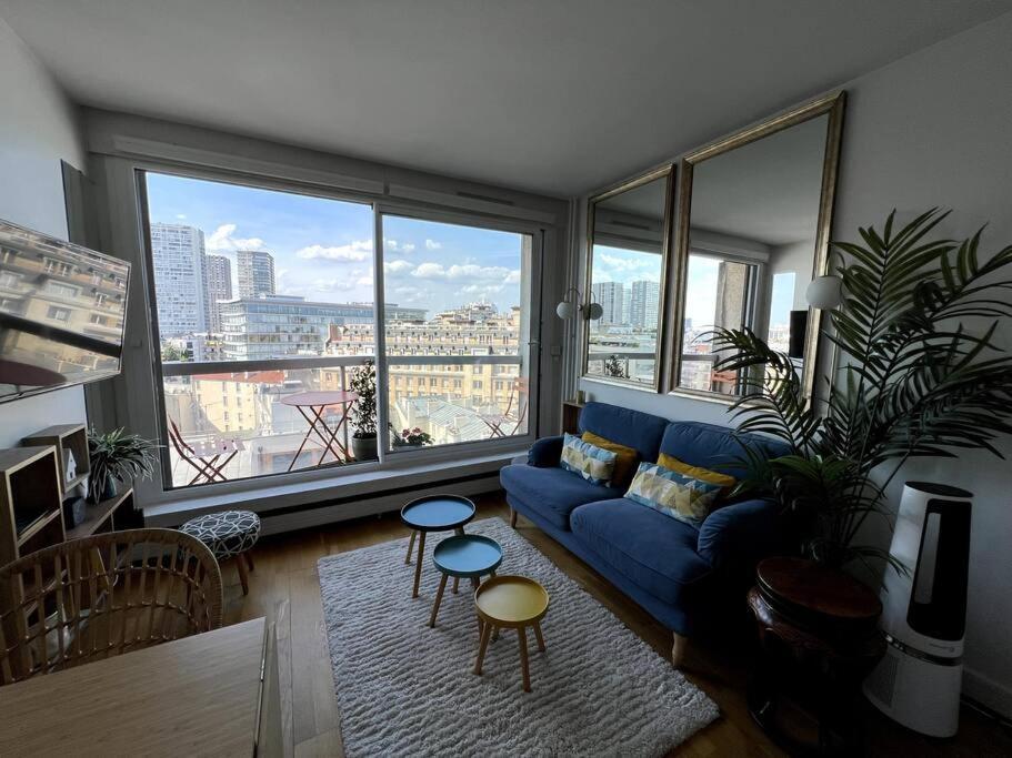 Tour Eiffel - Vue Imprenable Au-dessus Des Toits, Balcon *