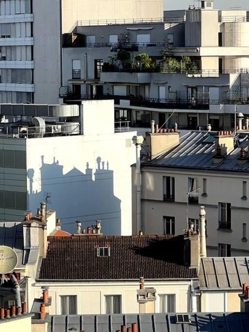 Tour Eiffel - Vue Imprenable Au-dessus Des Toits, Balcon Appartement