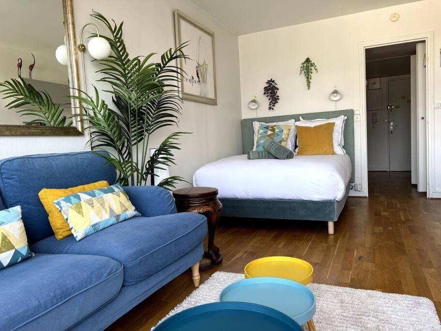 Tour Eiffel - Vue Imprenable Au-dessus Des Toits, Balcon Appartement Paris