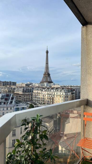 Apartment Tour Eiffel - Vue Imprenable Au-dessus Des Toits, Balcon Paris