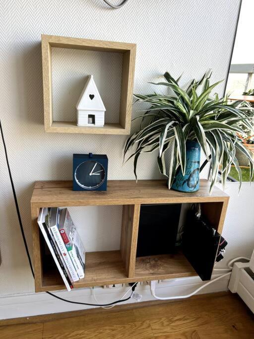 Tour Eiffel - Vue Imprenable Au-dessus Des Toits, Balcon Appartement Paris