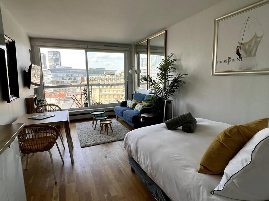 Tour Eiffel - Vue Imprenable Au-dessus Des Toits, Balcon Apartment