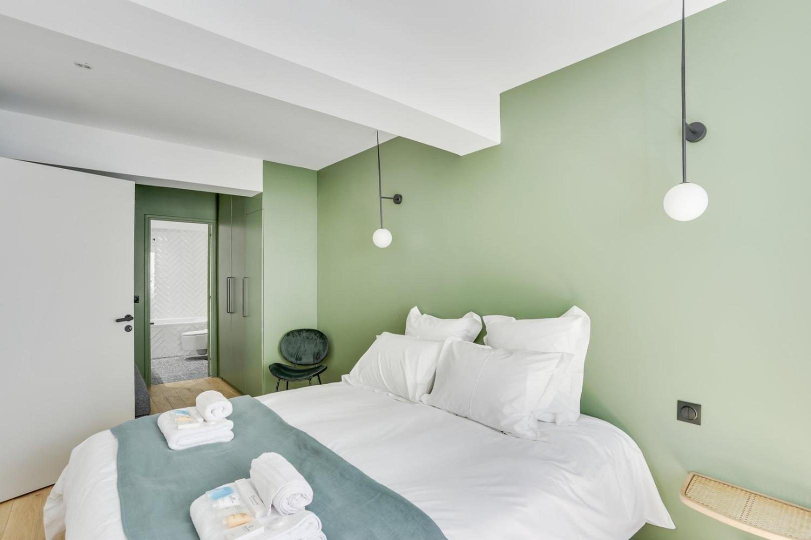 169 W - Elegant A Apartment *