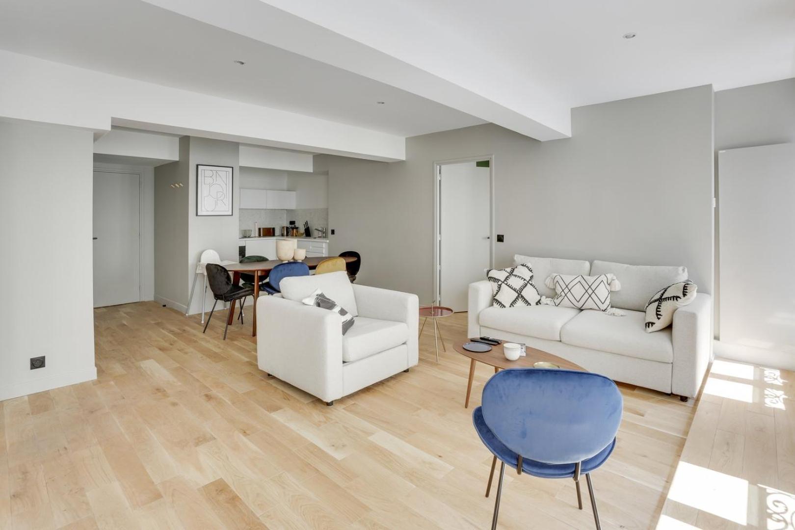 169 W - Elegant A Paris