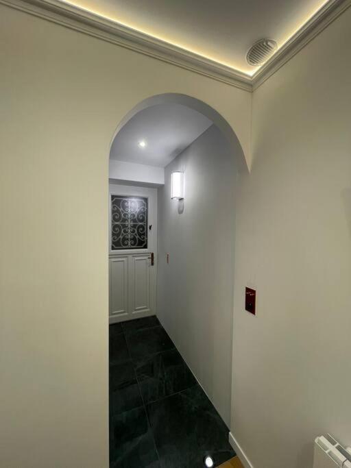 Cosy 8e Champs Elysees Miromesnil Paris