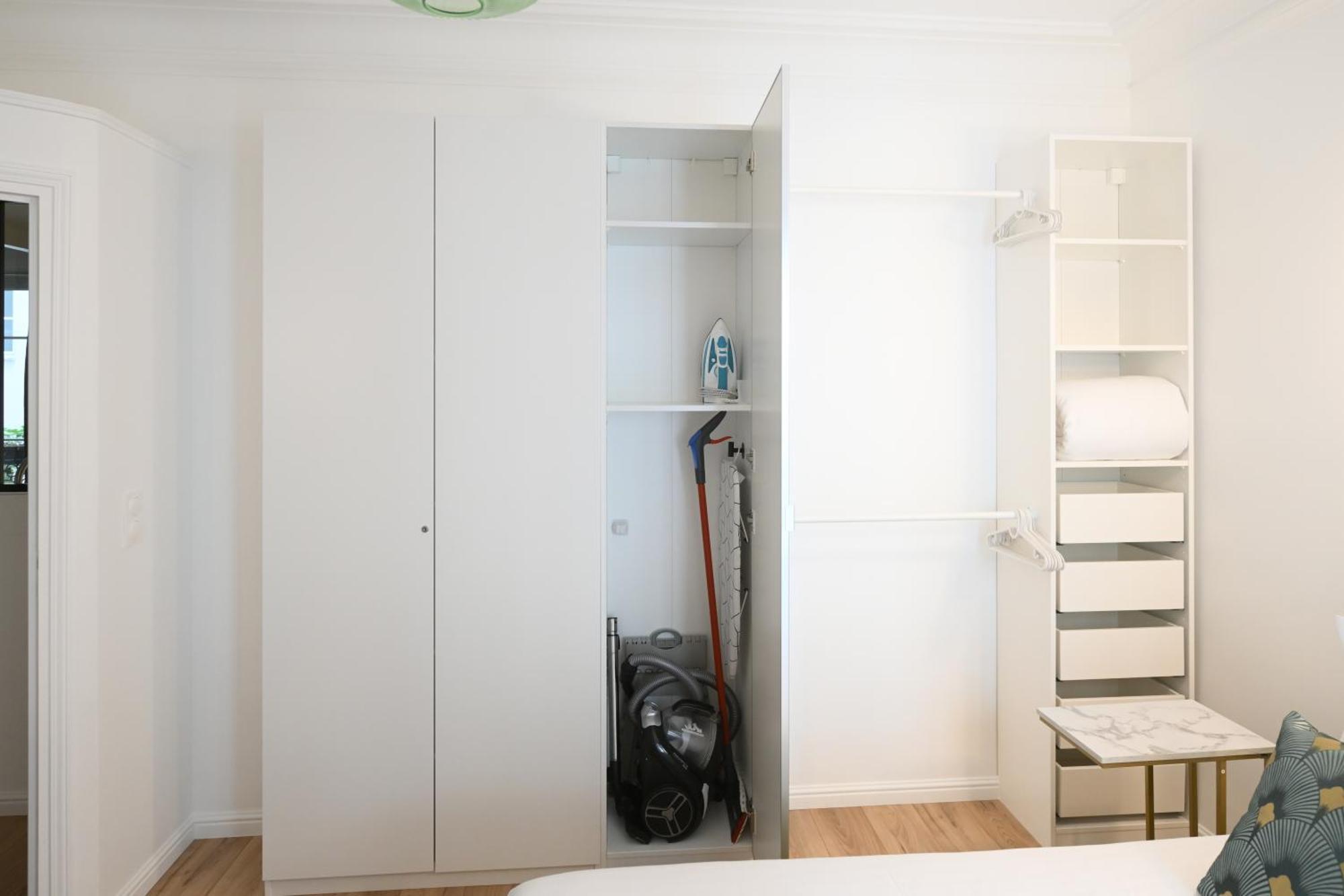 Entire Paris, 3rd Floor With Elevator Apartment Paris