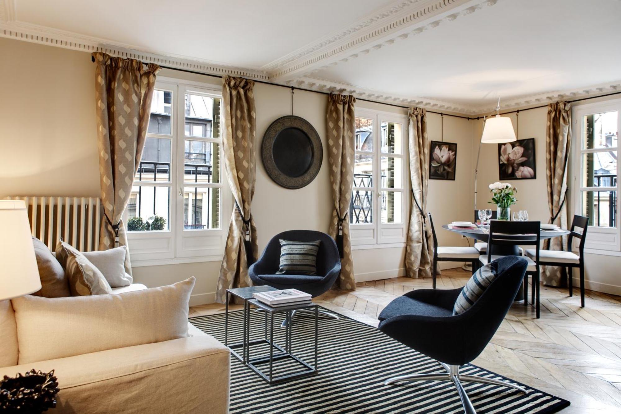 Louvre Design Apartment Paris
