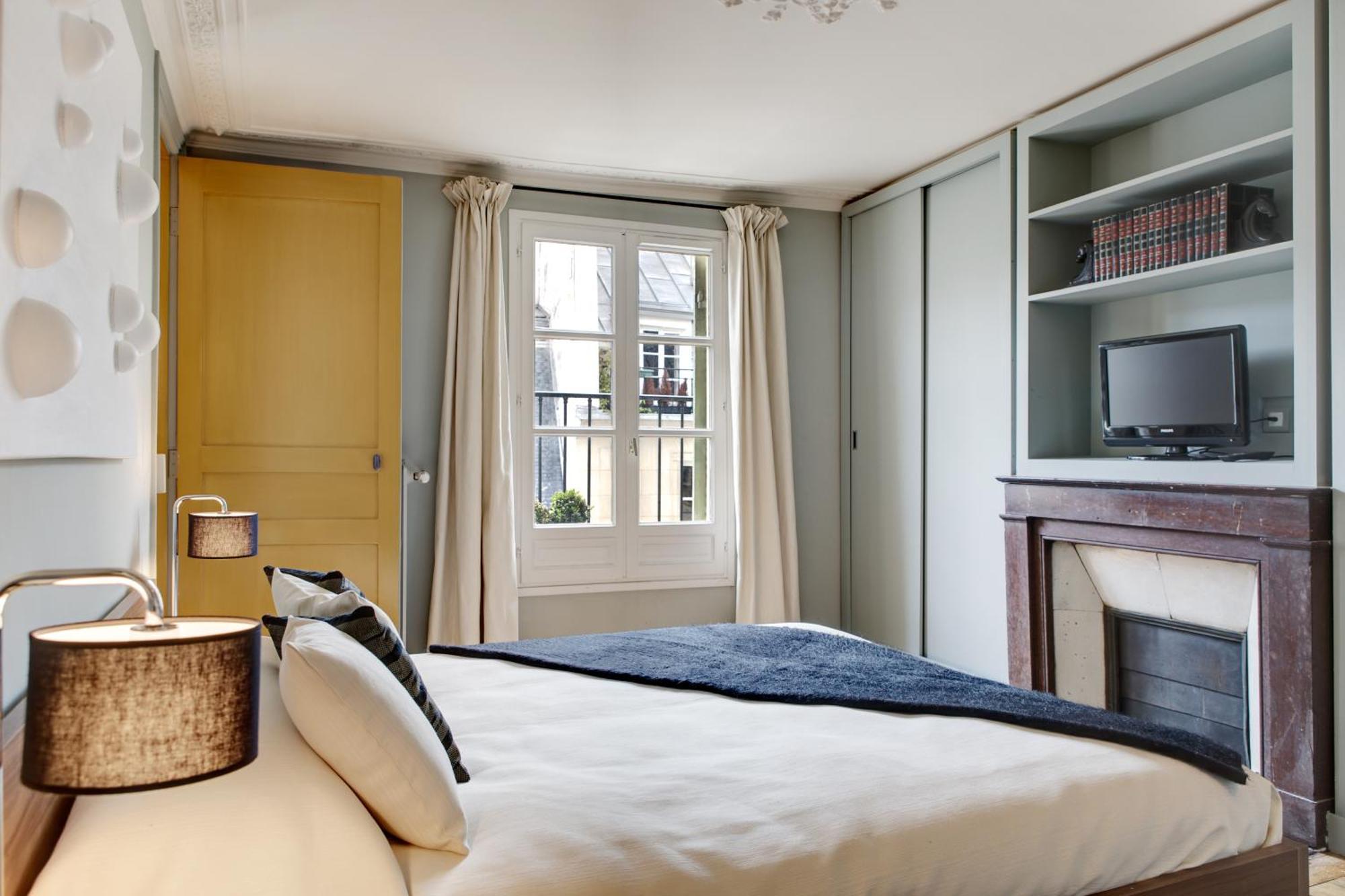 Louvre Design Apartment *