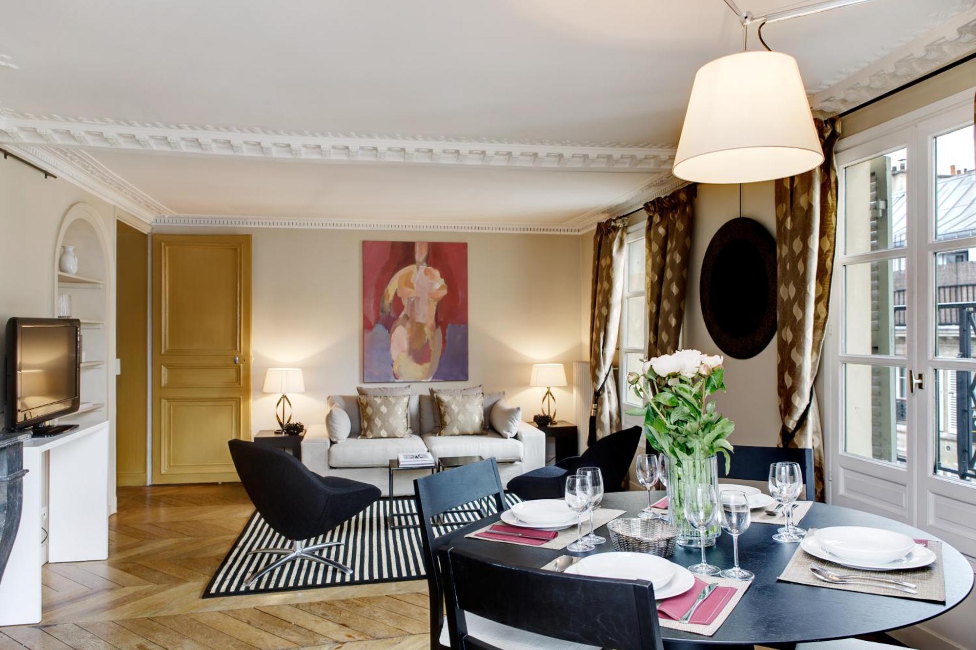 Louvre Design Apartment Paris