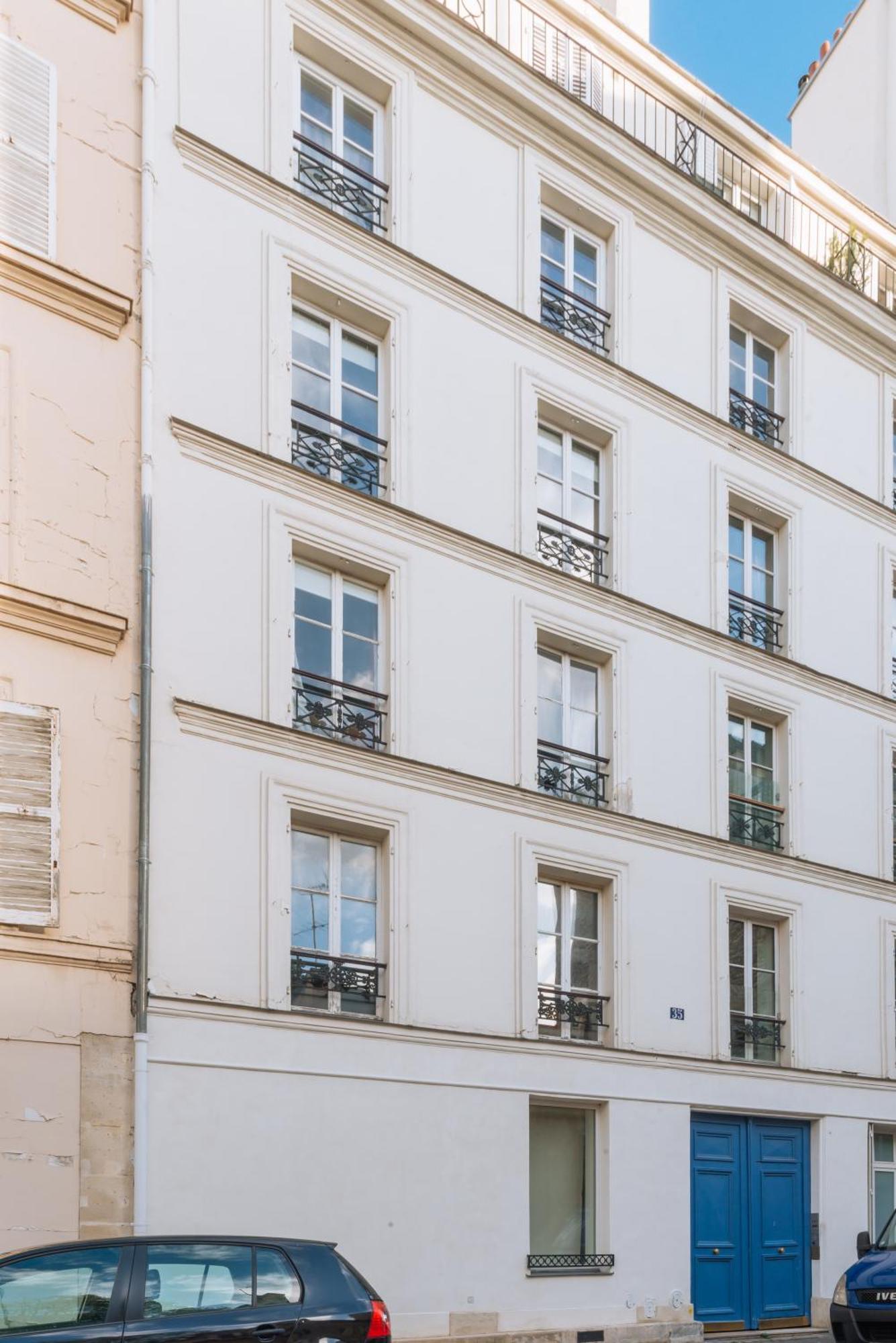 Modern Rustic-style 7th Arrondissement! Apartment