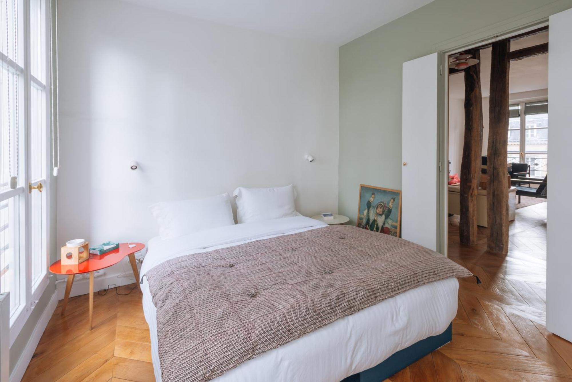 Modern Rustic-style 7th Arrondissement!