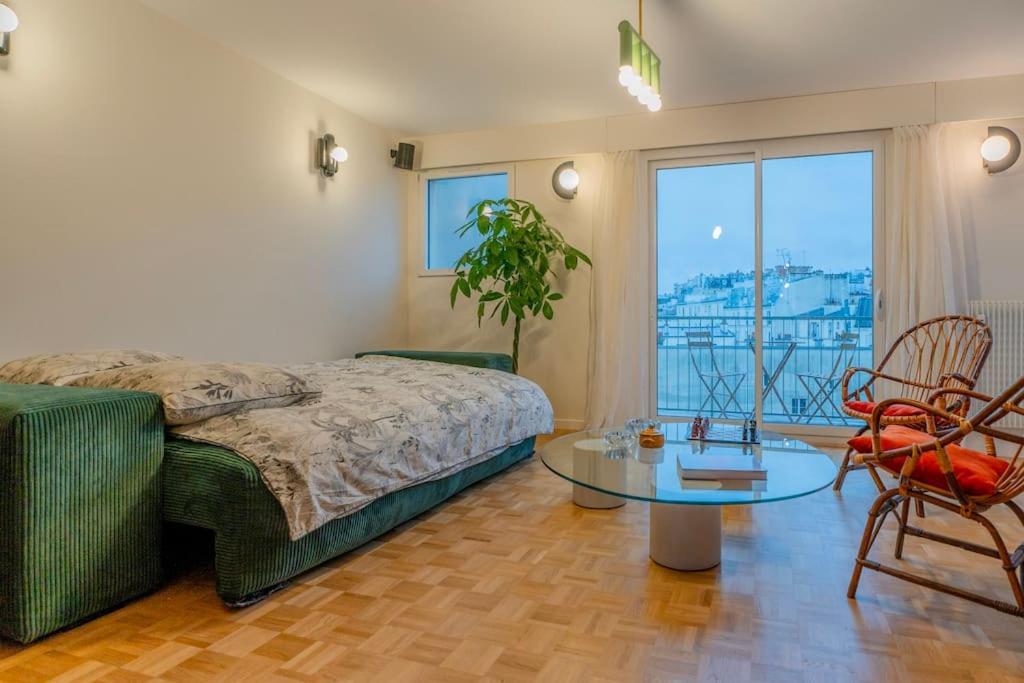 Montmartre Penthouse With Stunning Sacre-coeur View