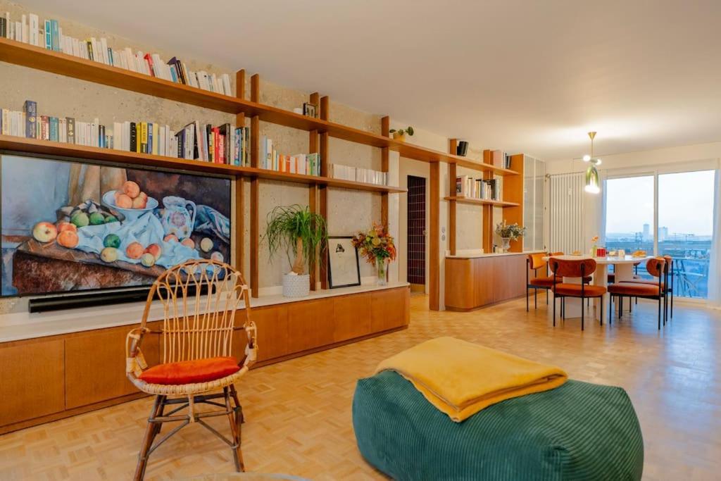Montmartre Penthouse With Stunning Sacre-coeur View