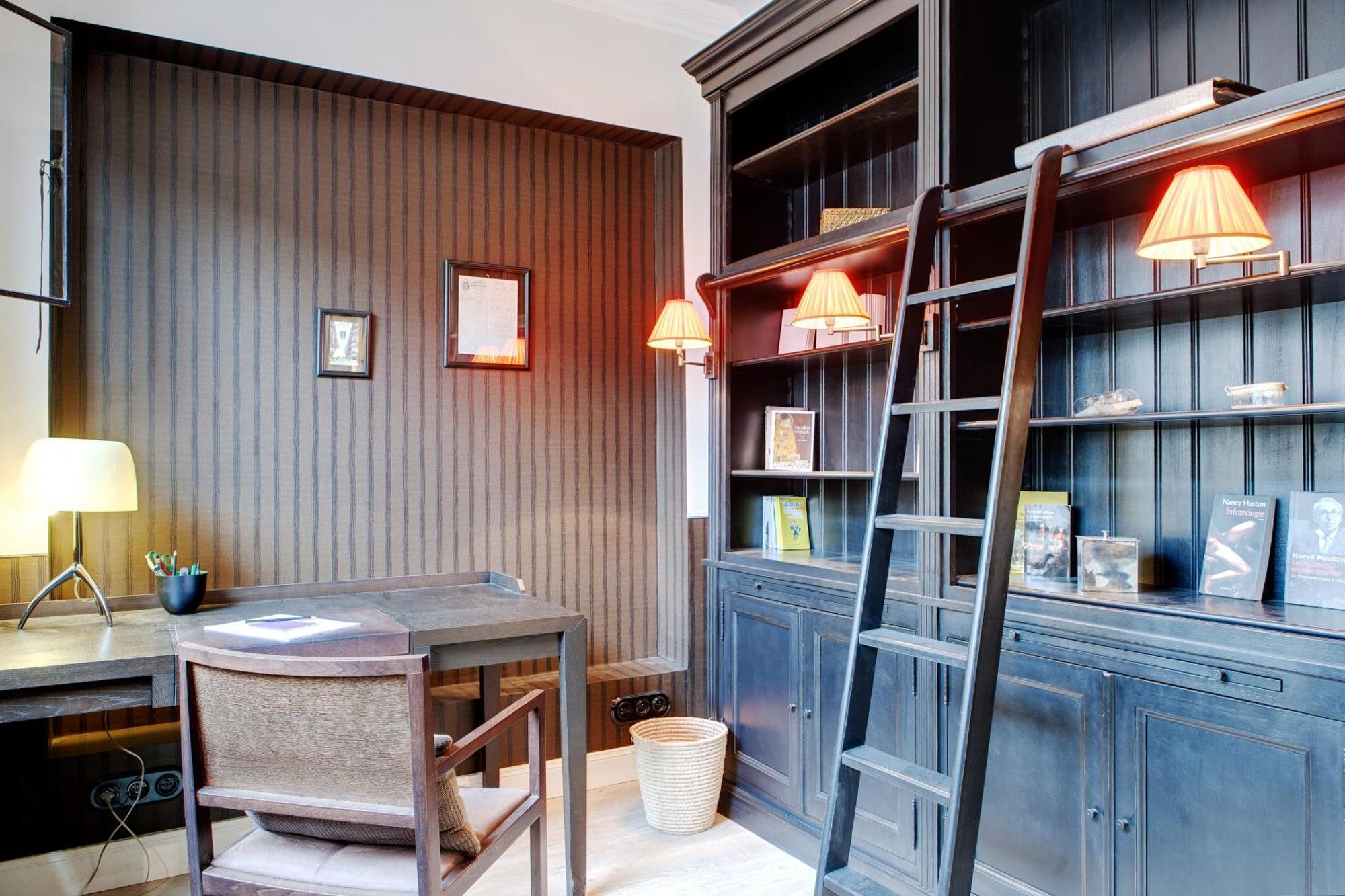 Apartment House *