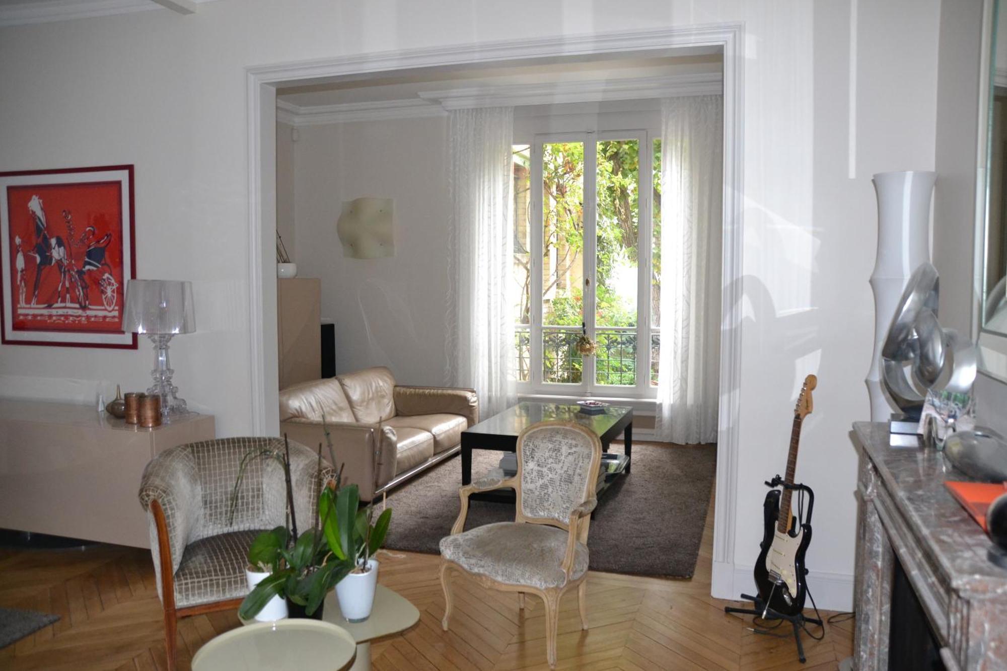 Hospedagem domiciliar La D'auteuil, 16, Renovee *