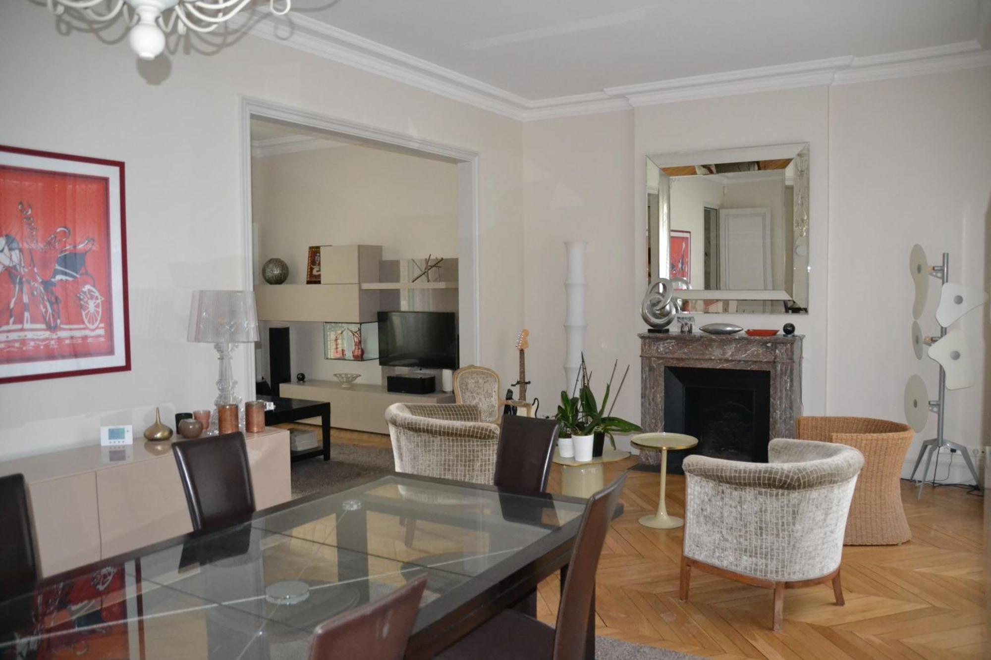 Hospedagem domiciliar La D'auteuil, 16, Renovee *