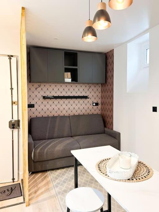 Moderne - Canal St Martin * Paris