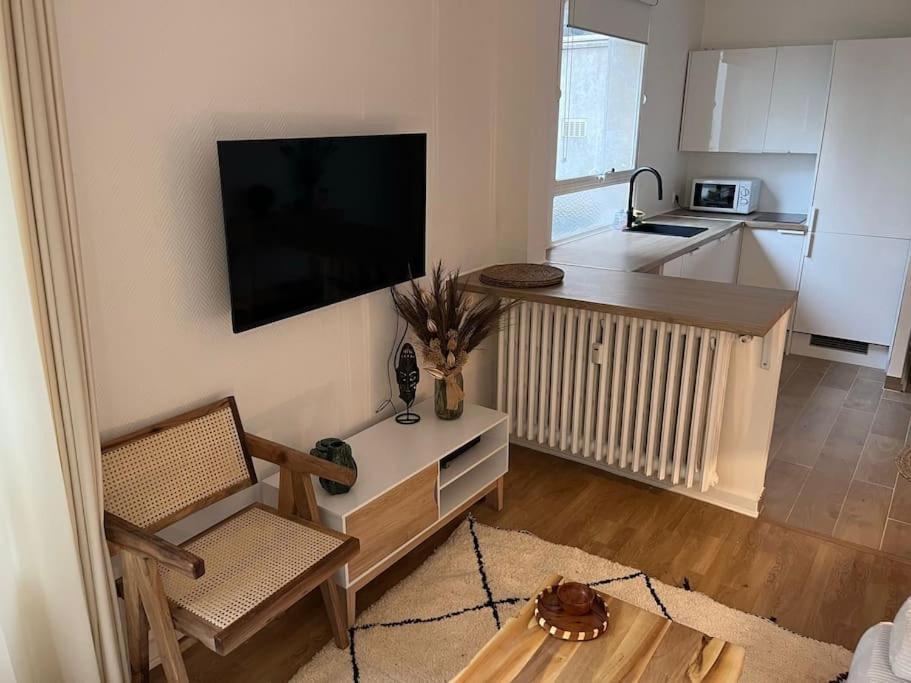Cozy Modern - Apartment *
