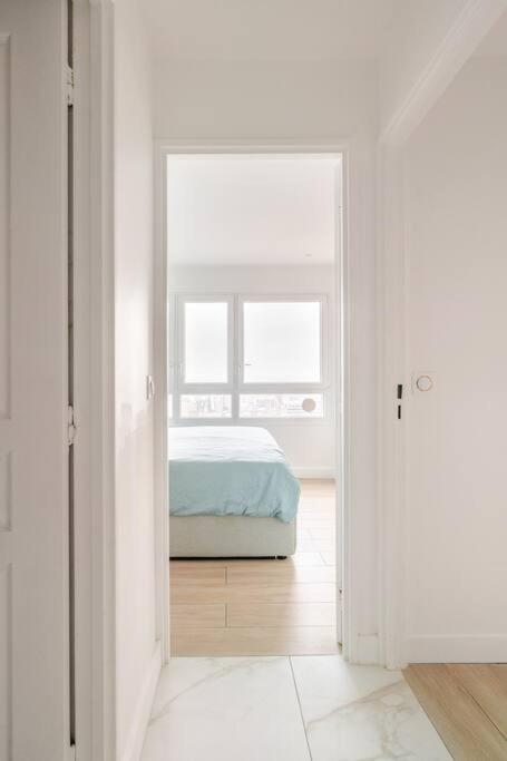 Apartment With Amazing View Of With Private Parking Paris