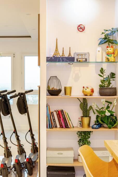 With Amazing View Of With Private Parking Apartment Paris