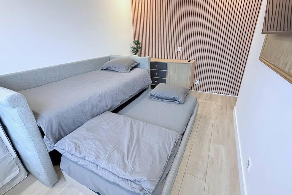 With Amazing View Of With Private Parking