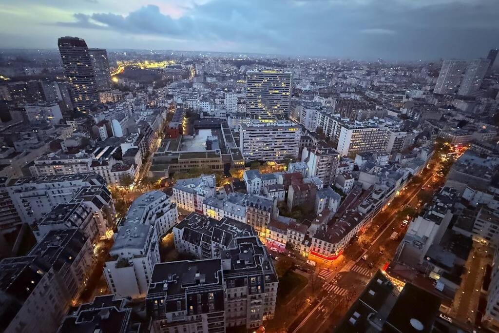 Apartment With Amazing View Of With Private Parking Paris
