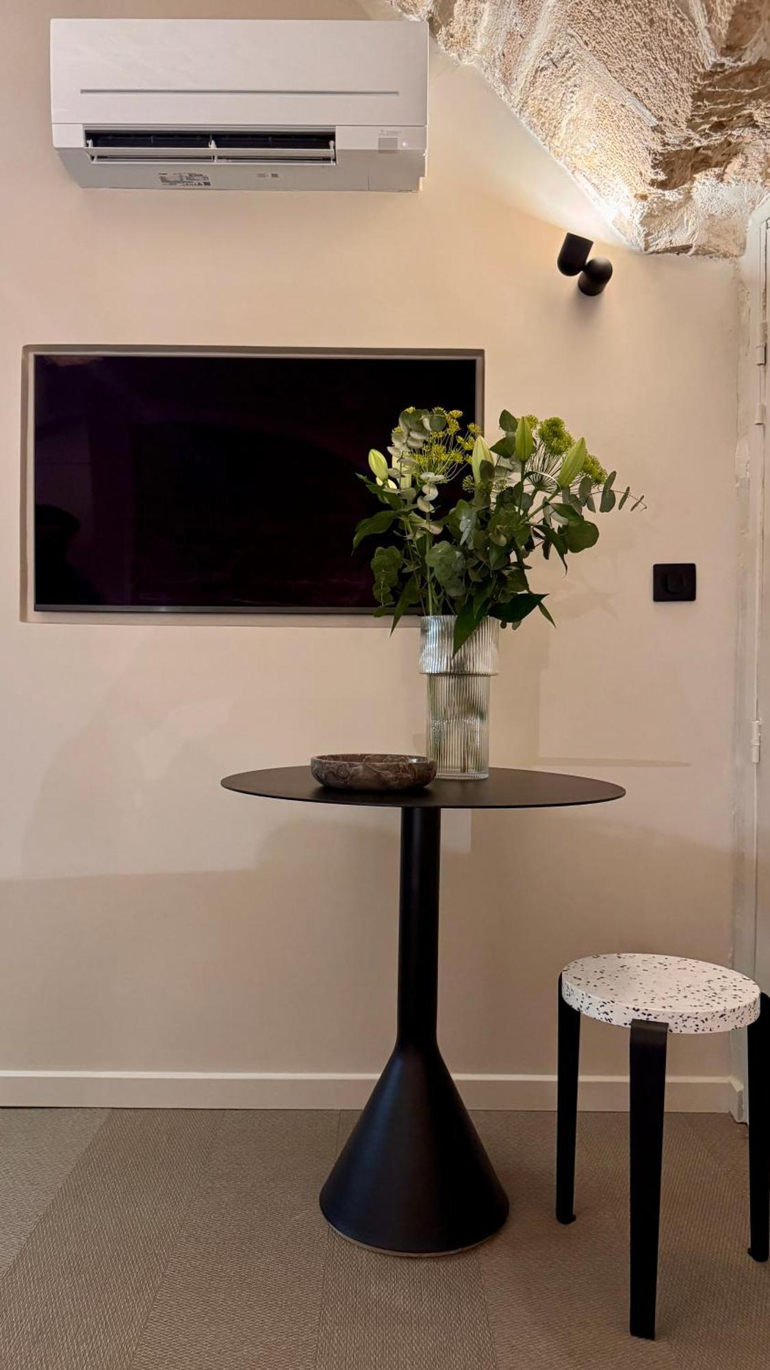 Luxury 2br In Charming Courtyard Le Marais *