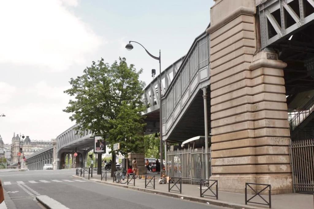Tour Eiffel Two-bathroom Two-bedroom Loggia Spacious Quiet Brand-new Apartment Paris