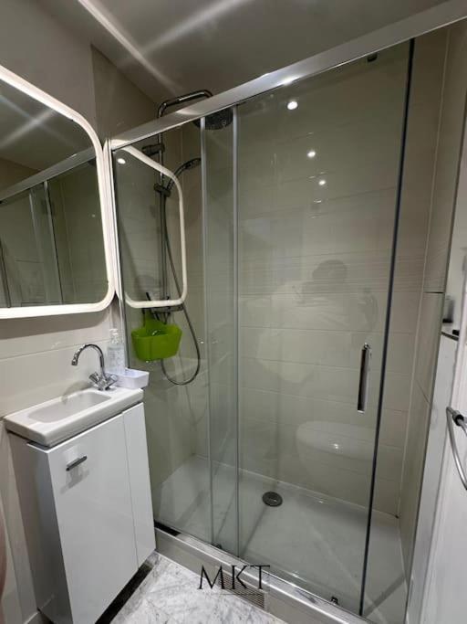 Tour Eiffel Two-bathroom Two-bedroom Loggia Spacious Quiet Brand-new Appartement
