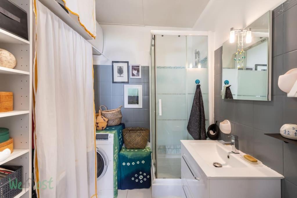 For 2p In Montmartre District Apartment Paris