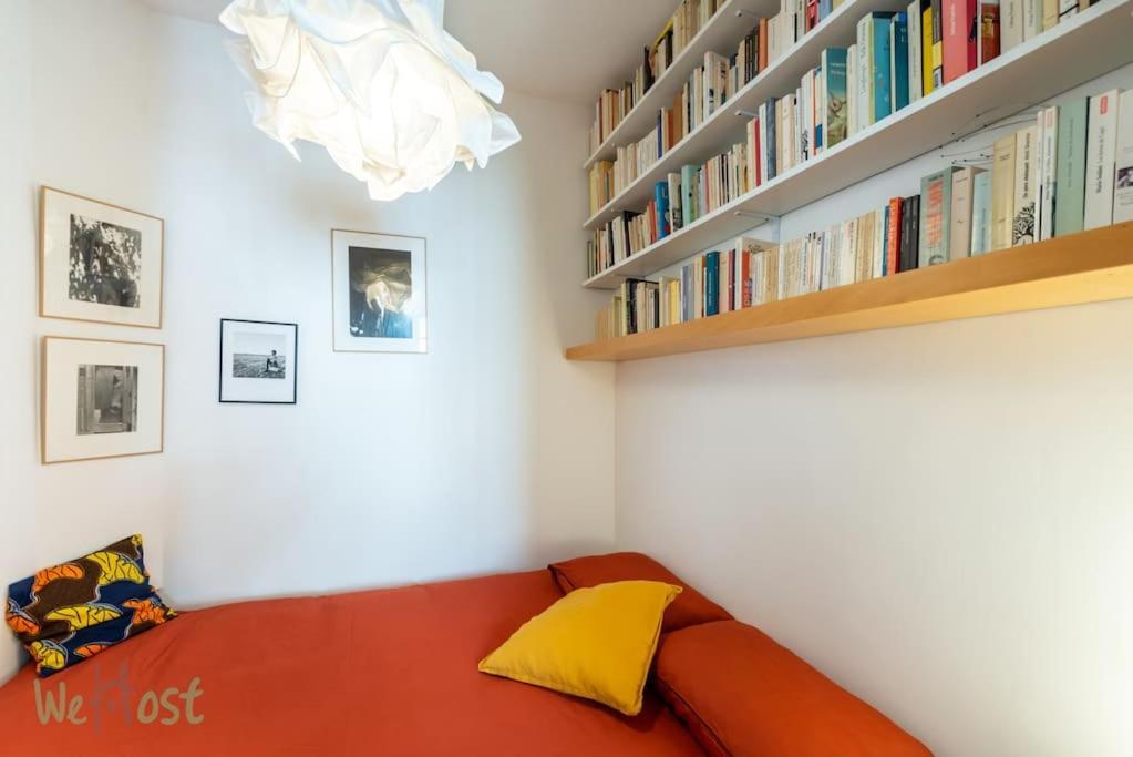 For 2p In Montmartre District * Paris
