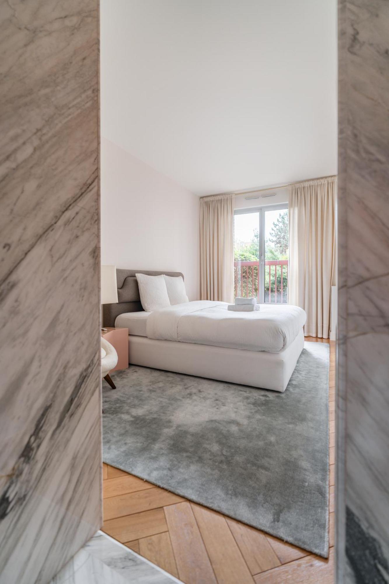 Luxury On Canal Saint Martin Apartment Paris