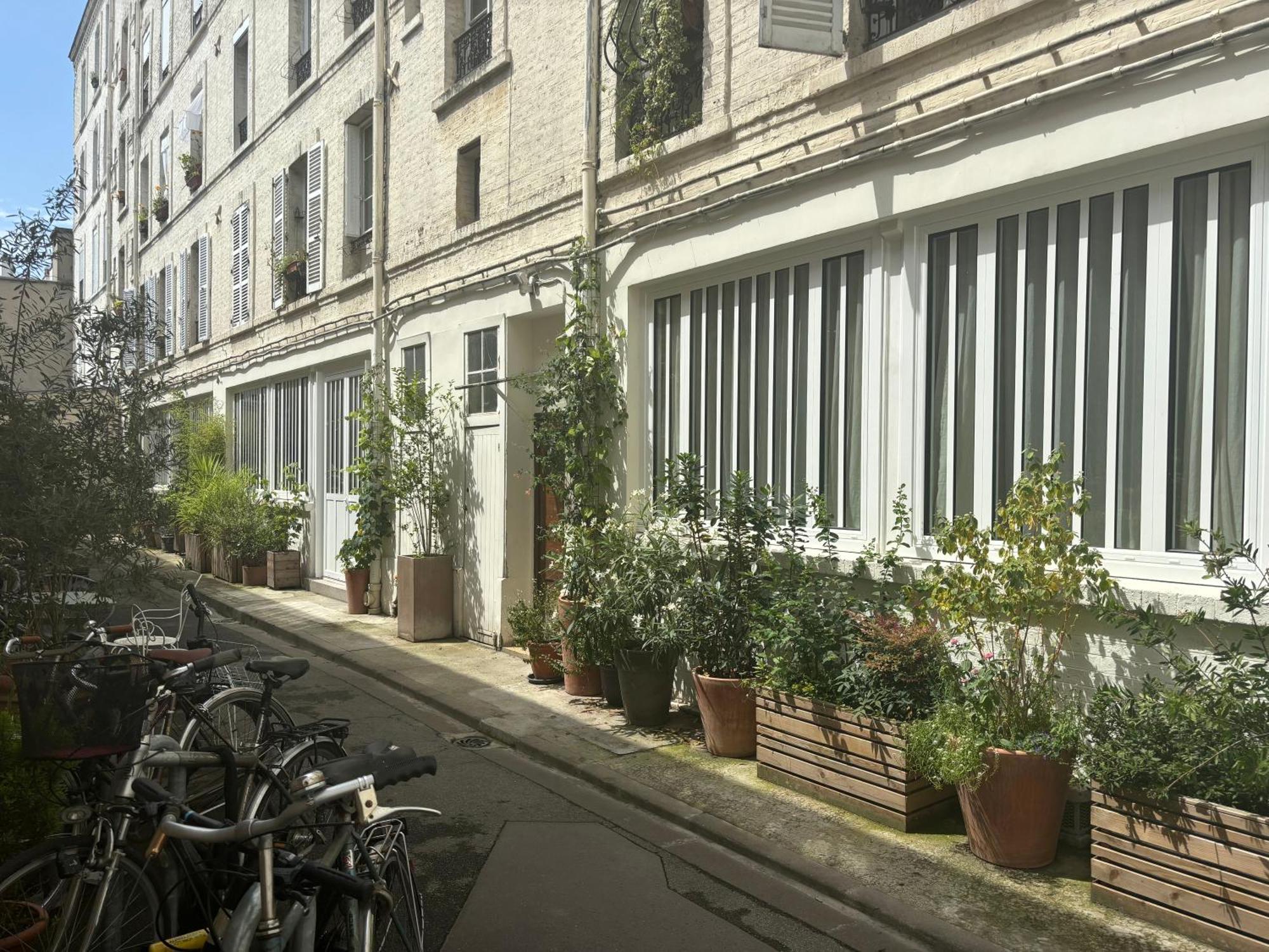 Apartment Pied A Terre Oberkampf Paris