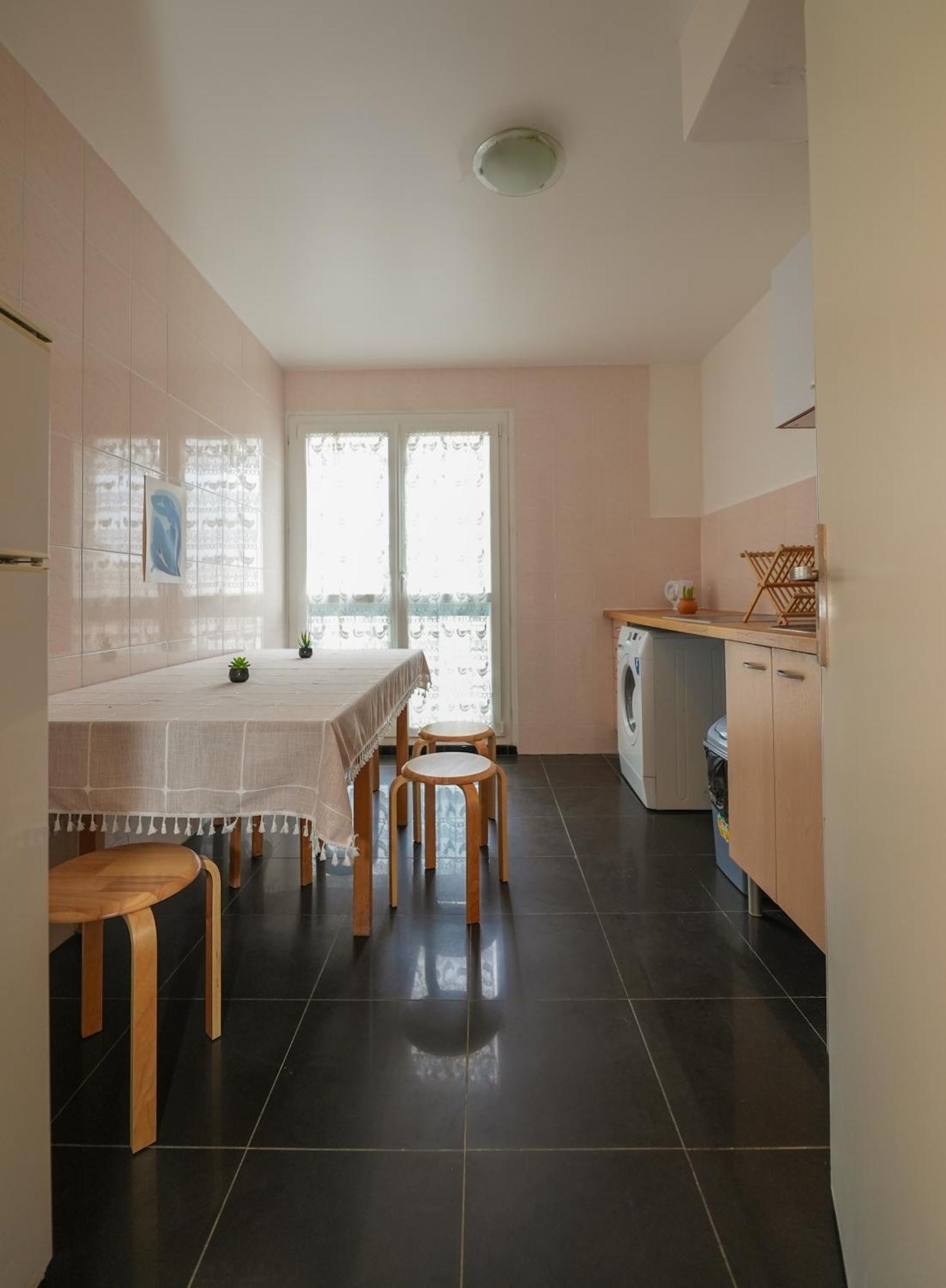 Apartment Confortable Et Lumineux A Belleville Paris